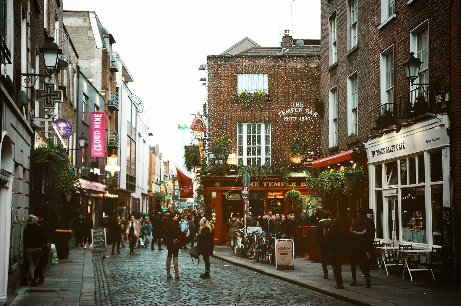 temple-bar-district-dublin